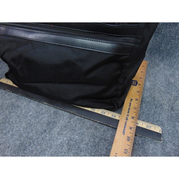 Travelpro Laptop Bag Large Black Solid Tote Travel Carry On Work Commuter - Picture 3 of 16